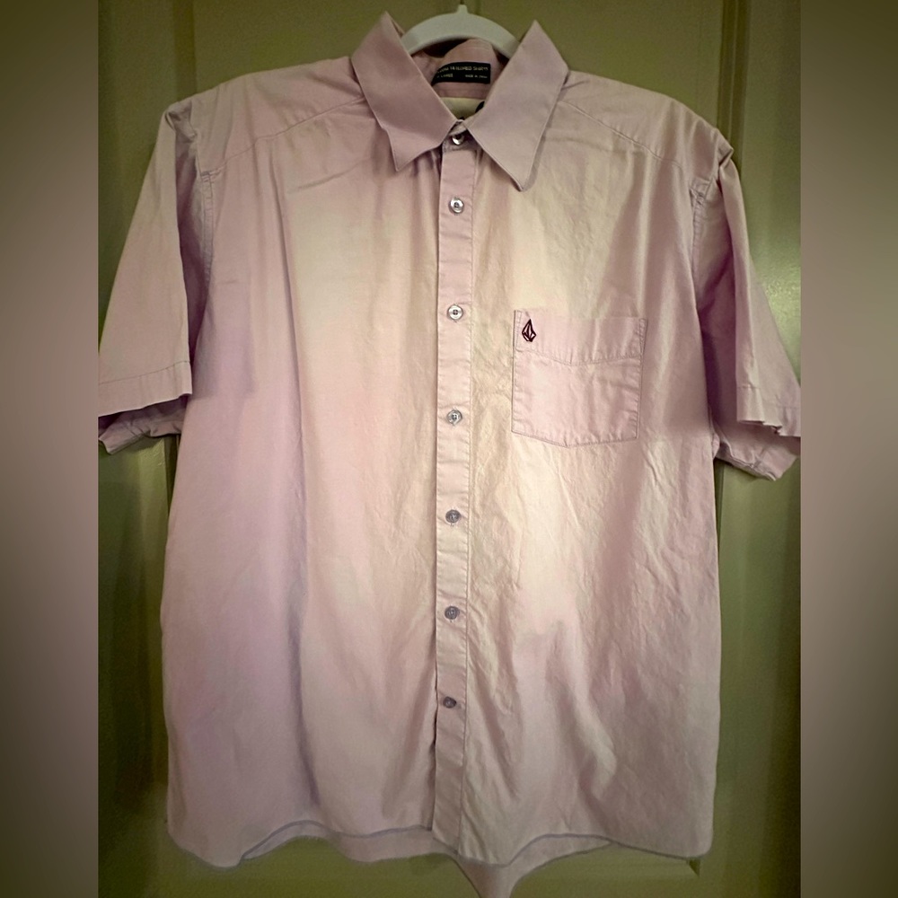 Like New. Volcom Stone…Men’s Short Sleeve, Button-Up, Collared Shirt Size Large